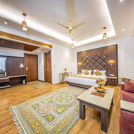 Отель Solar Residency, Srinagar Экстерьер фото