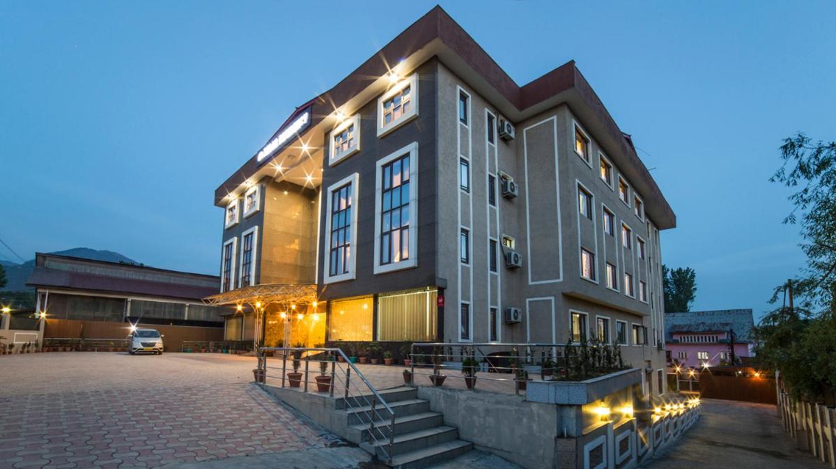 Отель Solar Residency, Srinagar Экстерьер фото