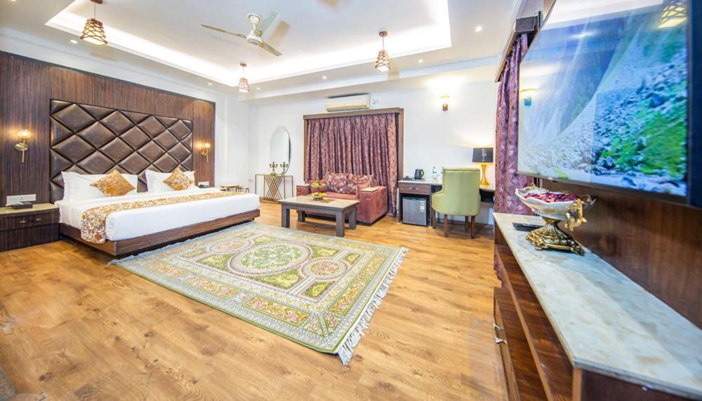 Отель Solar Residency, Srinagar Экстерьер фото